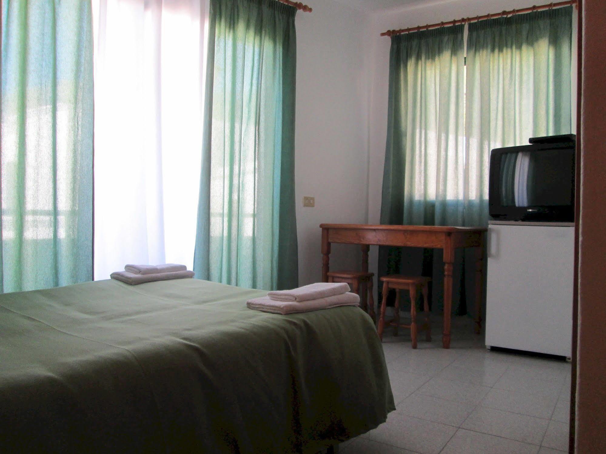 La Palma Hostel By Pension Central Fuencaliente de la Palma Esterno foto